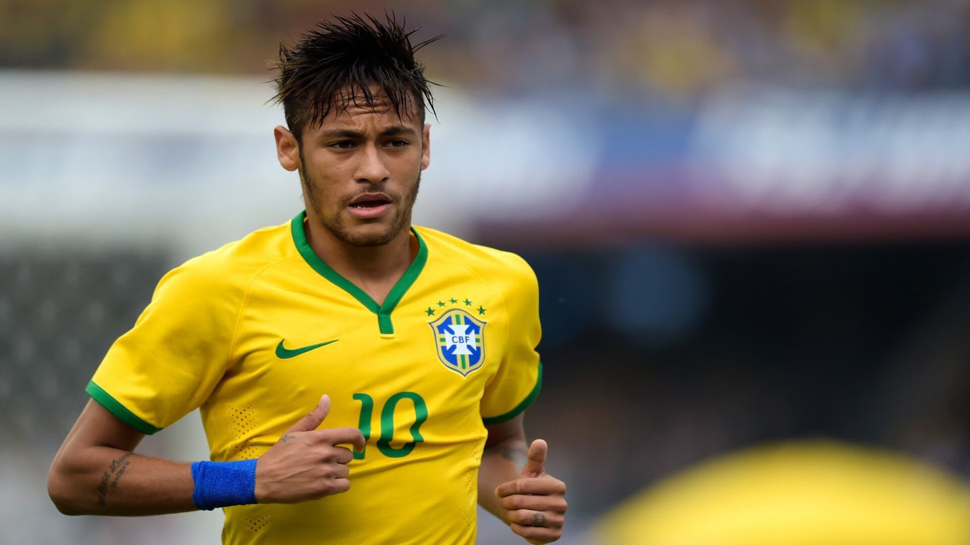 随机奥格斯堡1-1莱比锡，斯坦尼斯拉斯和恩昆库各建一功，奥格斯堡对阵莱比锡红牛